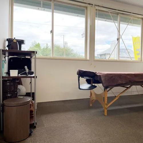 ブラインド付窓